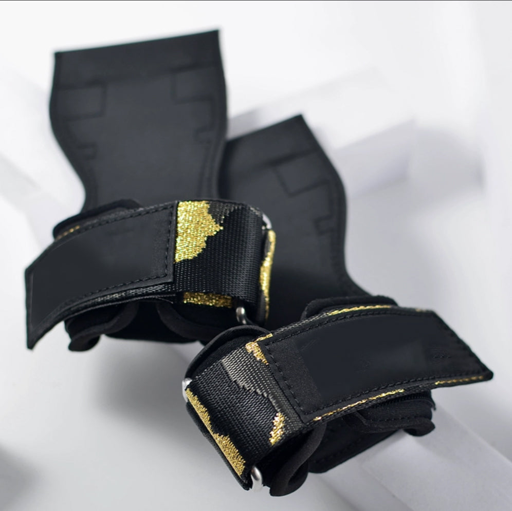 Custom camouflage gym gloves for private-label fitness brands