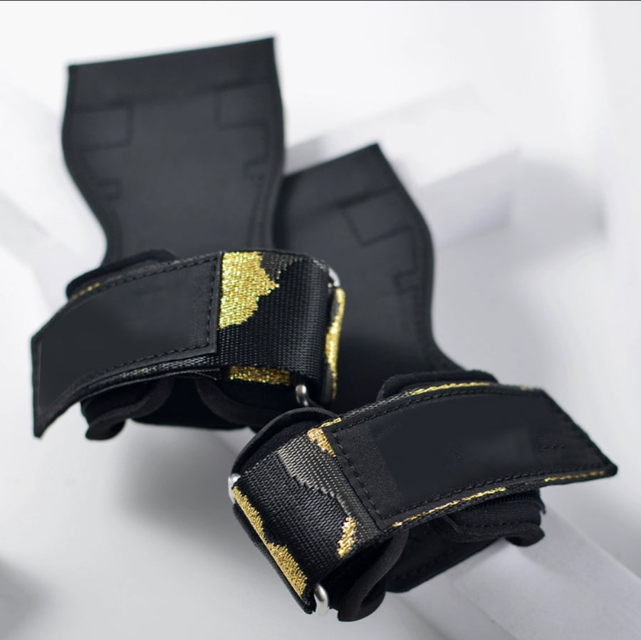 Custom camouflage gym gloves for private-label fitness brands