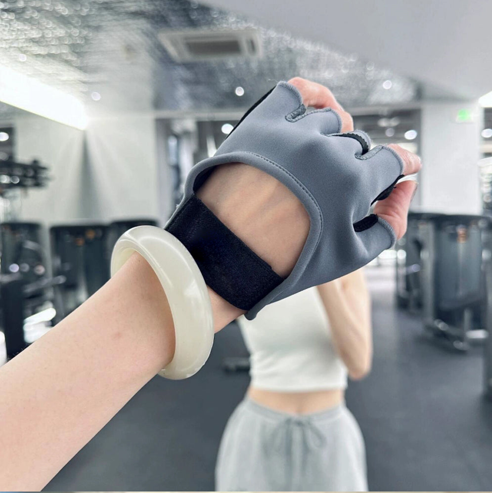 Custom fingerless gym gloves for private-label fitness brands