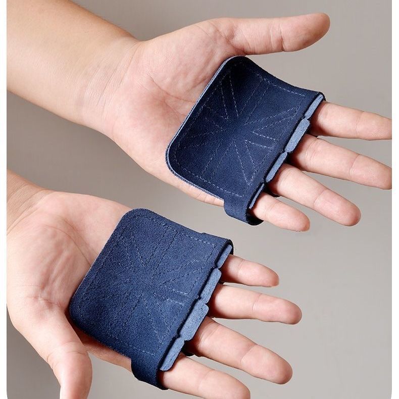 Custom four-finger gym gloves for private-label fitness brands